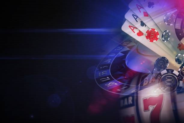 intanqq platform interface showing slot games and live-dealer tables